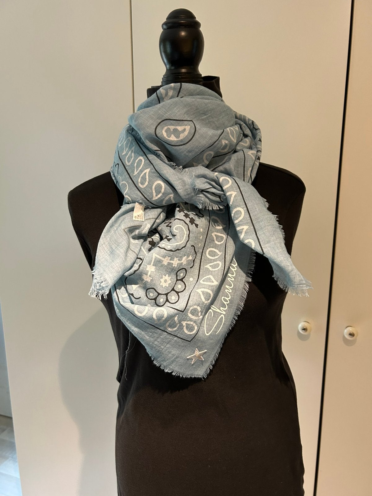 Foulard Shanna bleu jeans, Enlèvement ou Envoi, Comme neuf