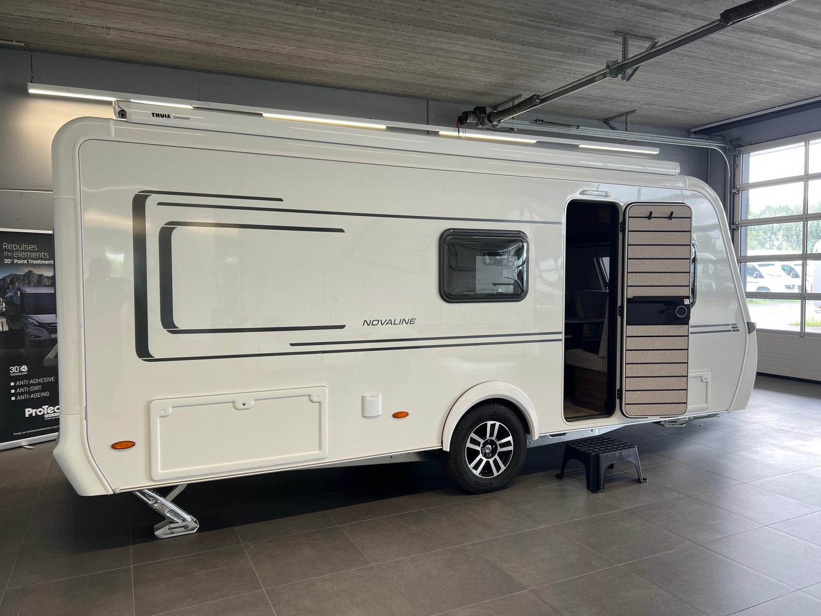 Eriba Hymer Novaline 485, Rondzit, Bedrijf, Vast bed, 6 tot 7 meter