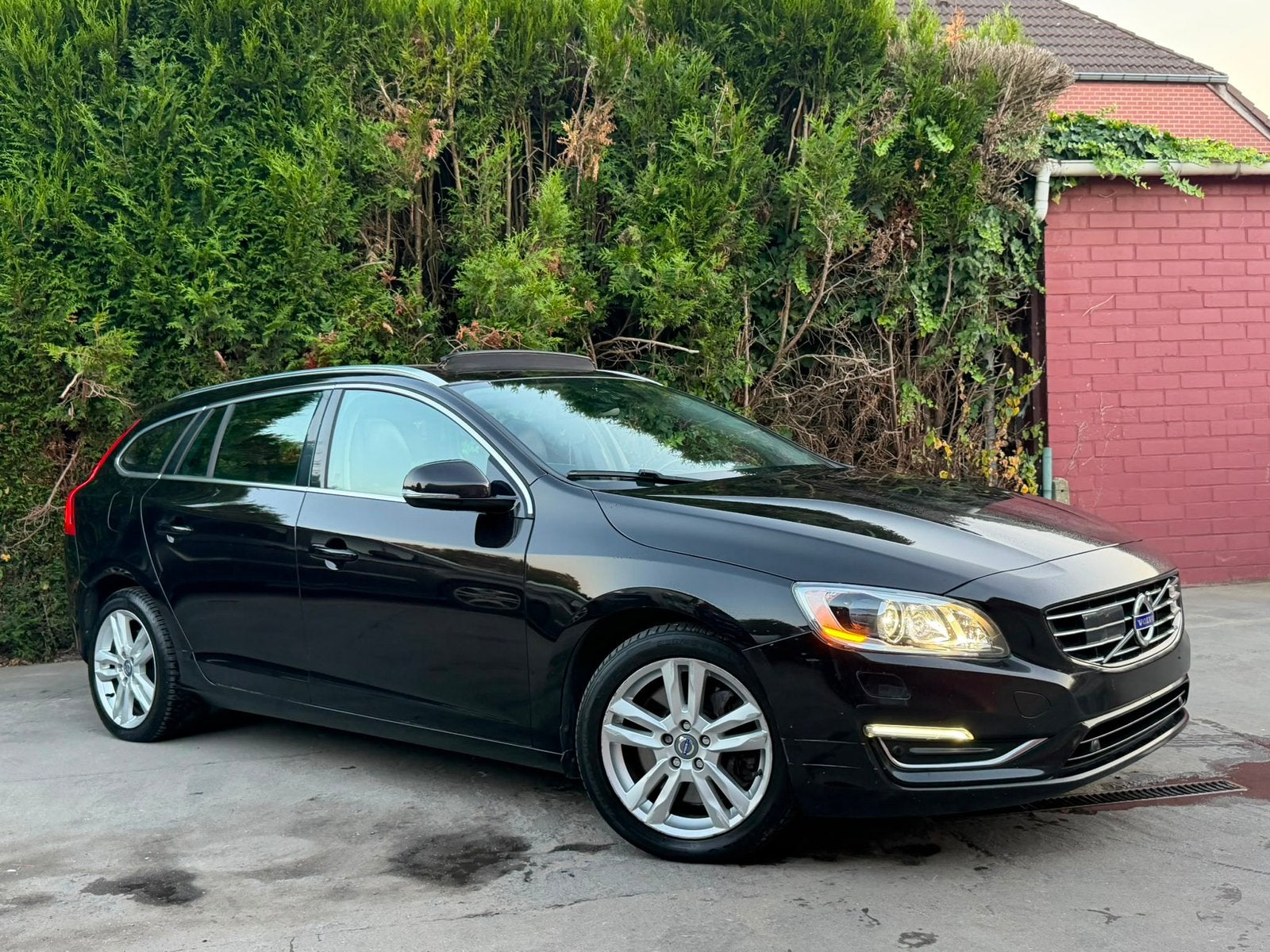 Volvo v60 D6 plug-inHybrid AWD 8800€ gekeurd voor verkoop, Auto's, Volvo, Automaat, Diesel, Te koop, V60