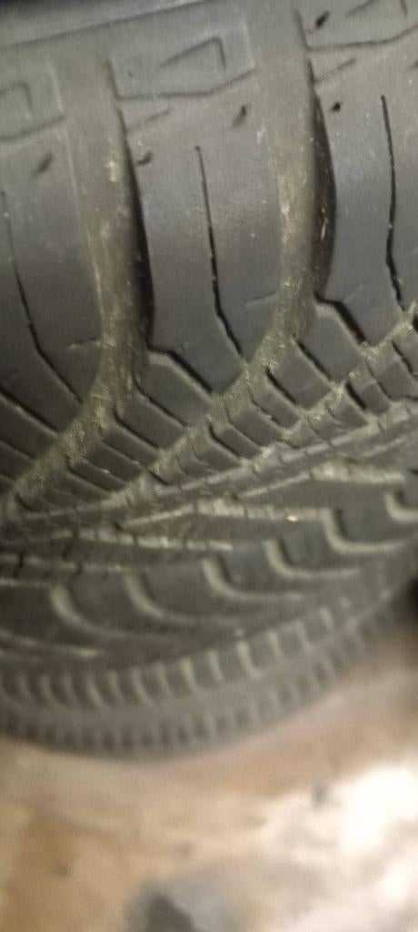 Pneus  a vendre, 14 pouces, 175 mm, Véhicule utilitaire, Pneu(s)