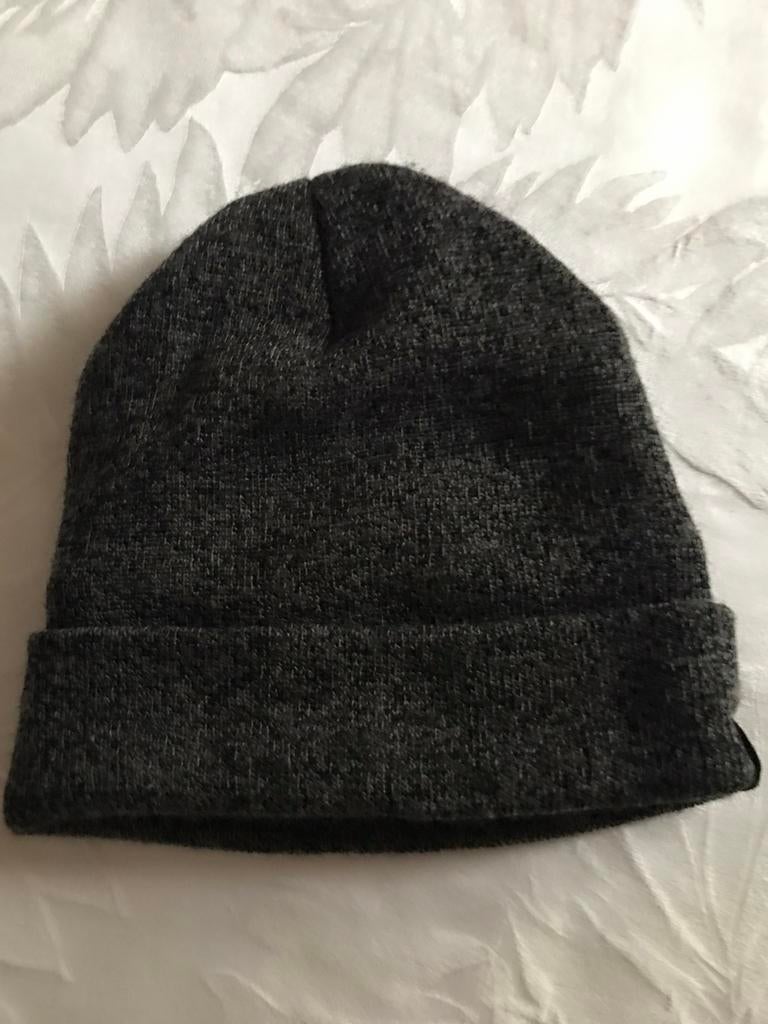 A vendre BONNET gris foncé, Comme neuf, Bonnet