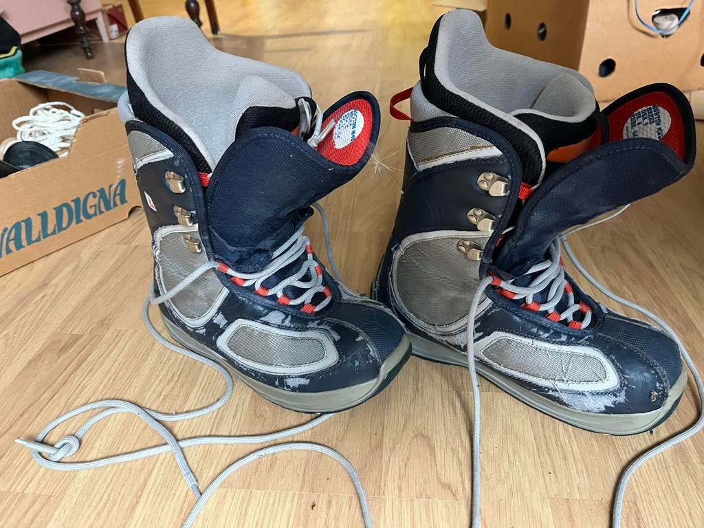 Boots Burton snowboard 42, Enlèvement, Utilisé, Bottes de neige