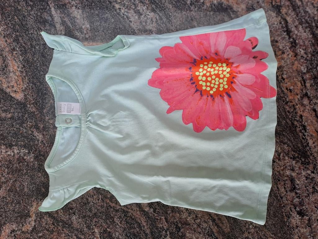 Top vert clair avec fleur t 94, Enfants & Bébés, Vêtements enfant | Taille 92, Enlèvement ou Envoi, Chemise ou À manches longues