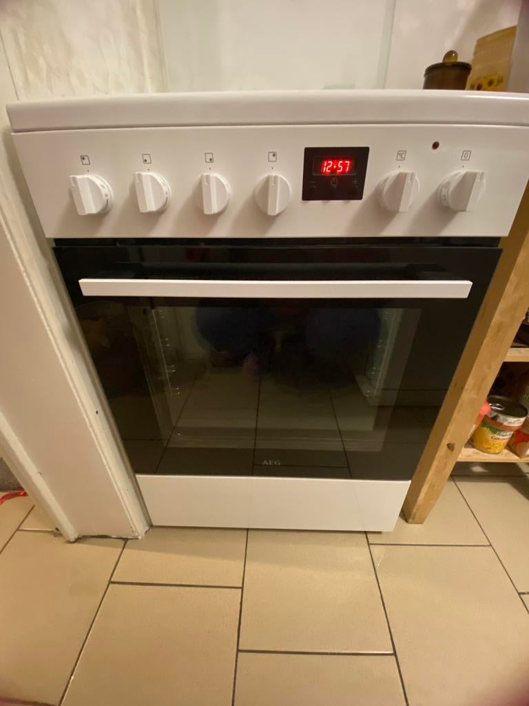 Modèle AEG, très peu utilisée, Ophalen, Zo goed als nieuw