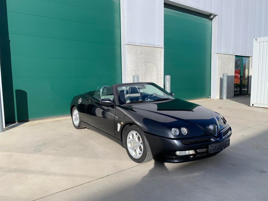 Alfa Romeo 3.0 V6 OLDTIMER en juin, Autos, Cuir, Achat, Entreprise, Spider