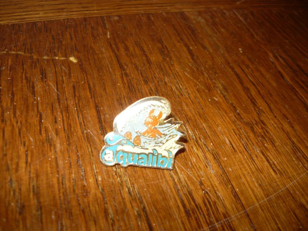 Pin's Aqualibi, Enlèvement ou Envoi, Comme neuf, Marque, Insigne ou Pin's