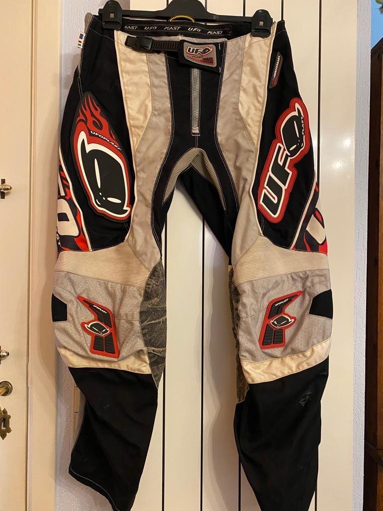 Pantalon moto cross marque UFO, Motos, Enlèvement