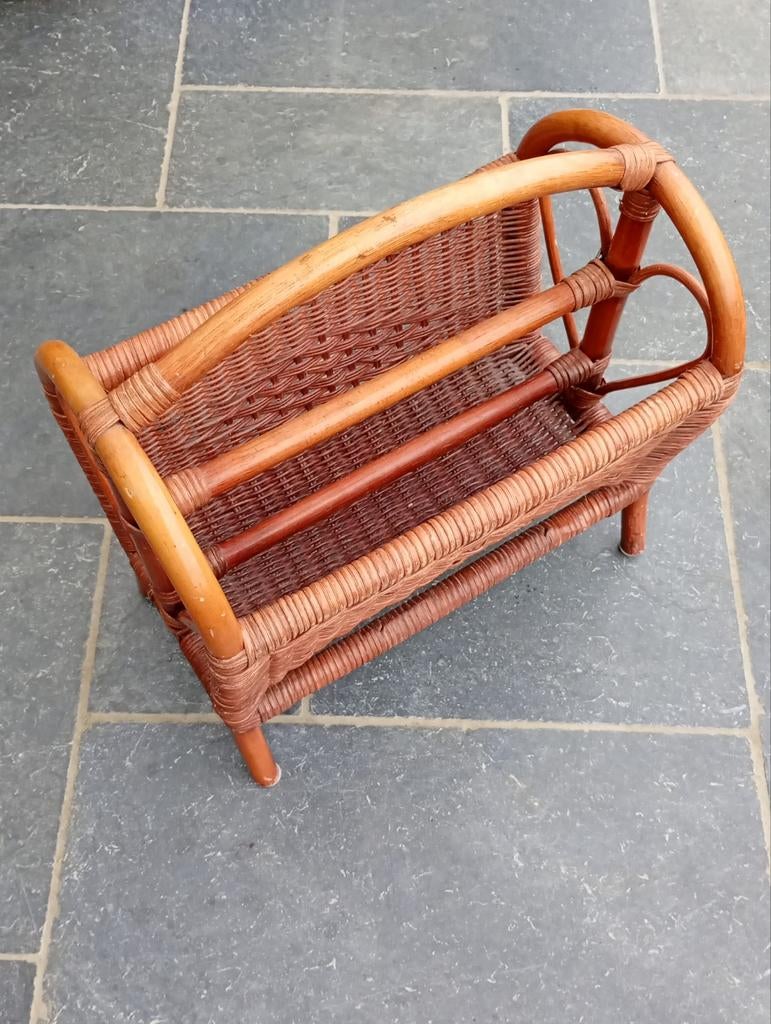Vintage bamboe / riet krantenbak, Huis en Inrichting, Ophalen