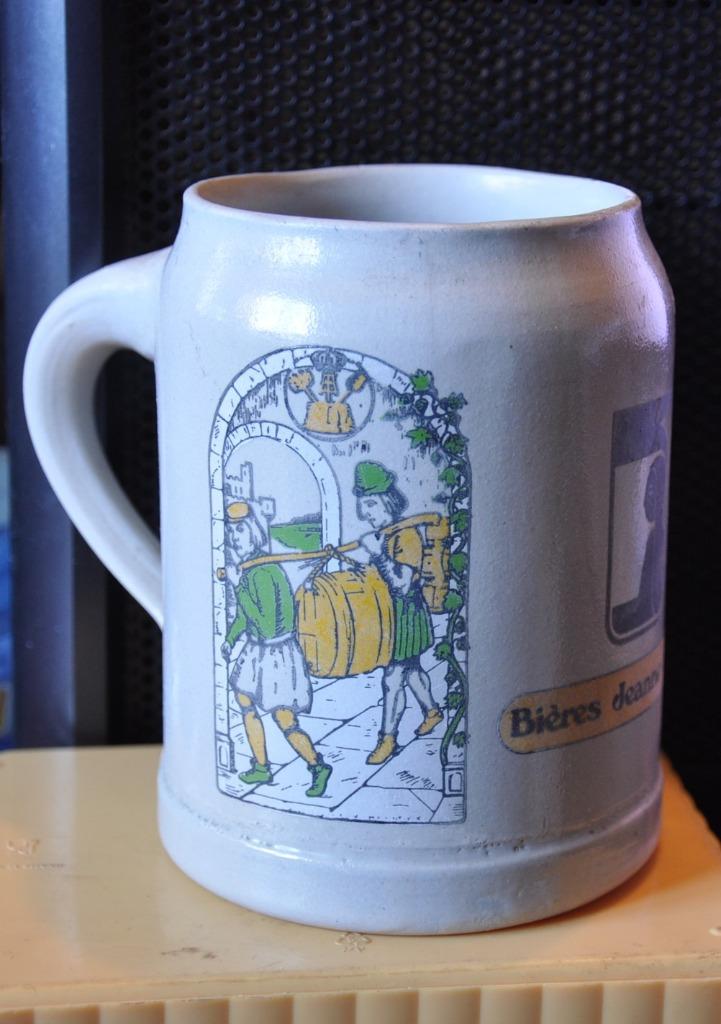 chope en gres 1/2l biere jeanne d'arc, Enlèvement ou Envoi, Utilisé, Chope(s), Autres marques