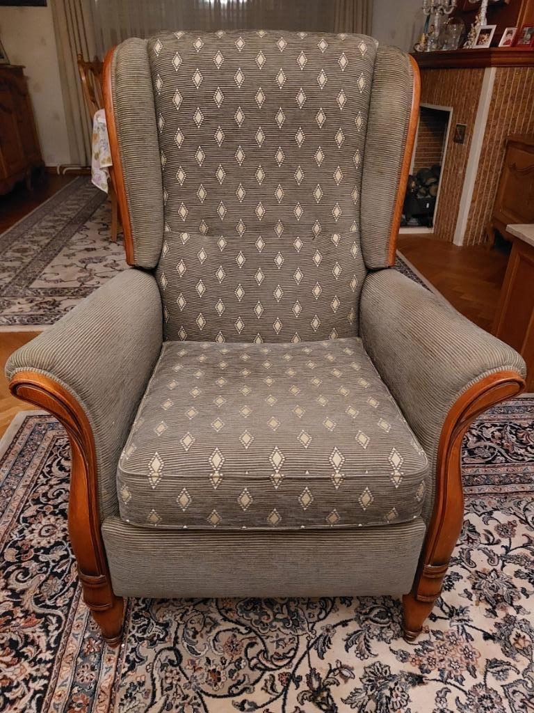 Chaises en noyer : 1 x relax + 2 x 1 place + 1 x 3 places, 75 à 100 cm, Klassiek, Enlèvement, Utilisé