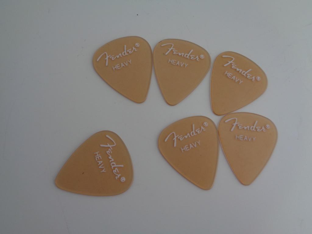 Médiators Fender HEAVY Beige 2,6 X 3 cm. 6 pièces, Musique & Instruments, Instruments | Accessoires, Enlèvement ou Envoi, Neuf