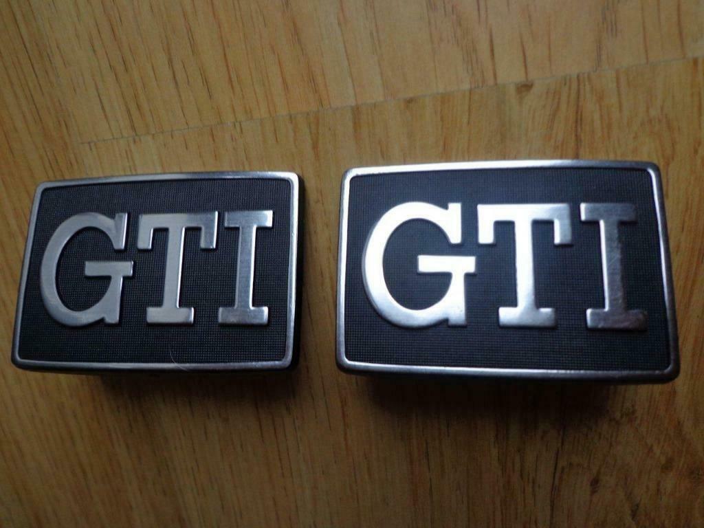 Jeu de sigles d’ailes AV "GTI" d’origine neufs VW GOLF GTI 2, Enlèvement ou Envoi, Neuf, Droite, Volkswagen