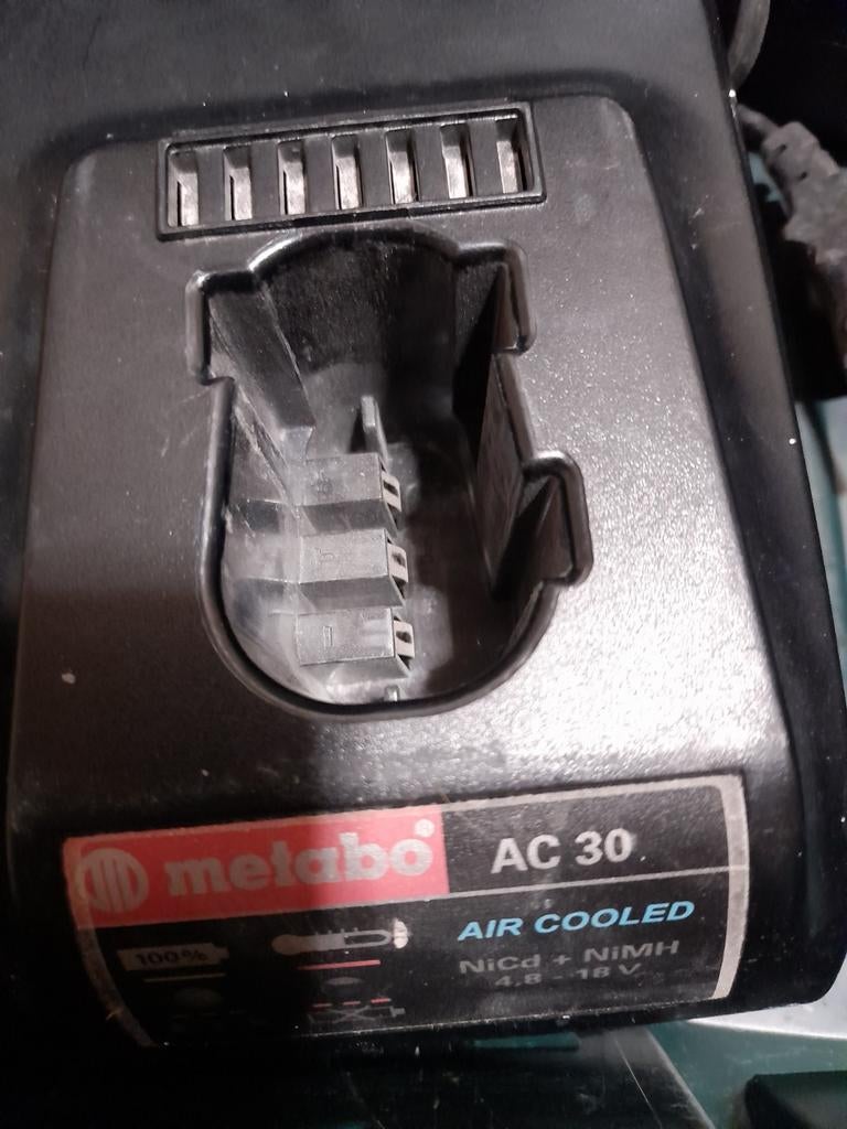 Accu vijf...boormachine metabo  inclusief 2 batterijen  opla, Doe-het-zelf en Bouw, Ophalen