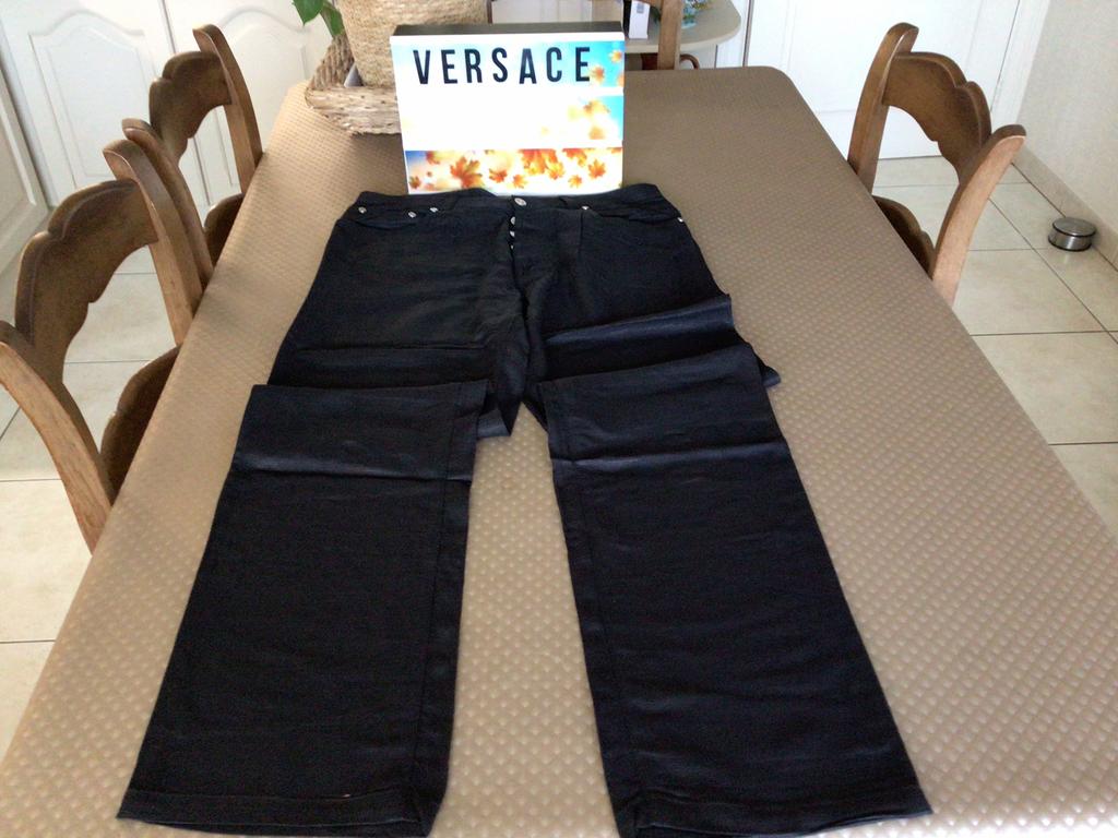 Broek Versace, Enlèvement, Comme neuf