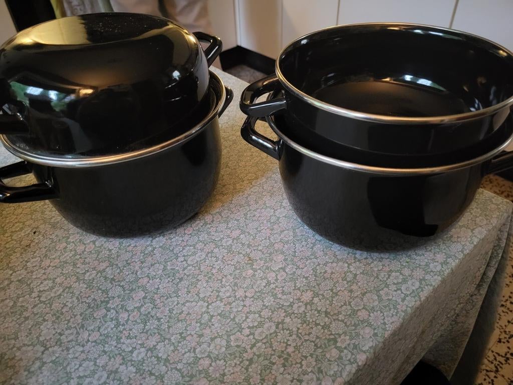 2 casseroles à moules, Enlèvement, Comme neuf