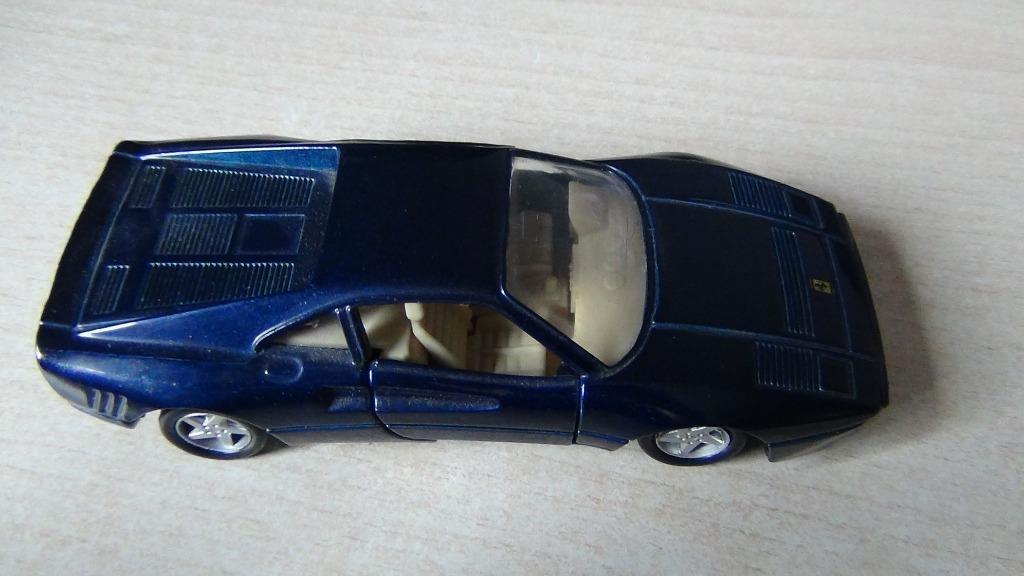 voiture 1/43ieme ferrari 288 GTO bleu foncé, Enlèvement ou Envoi, Comme neuf, Voiture, Maisto
