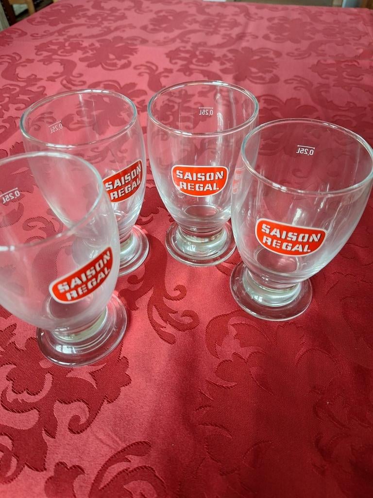 4 verres " Saison Regal", Enlèvement, Comme neuf, Verre à bière