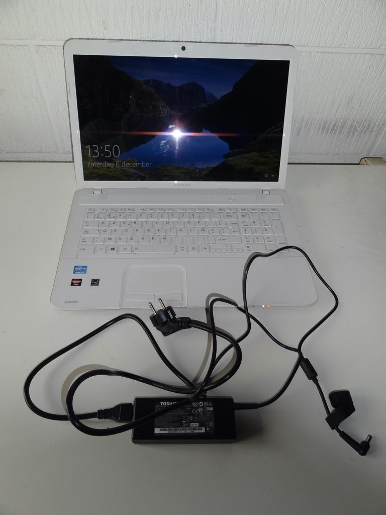 Toshiba C875-13N Glanzend wit 17 ", Computers en Software, 2 tot 3 Ghz, 8 GB, Gaming, Azerty