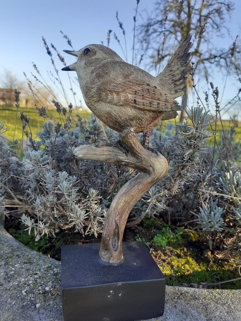 SUPERBE OISEAU EN POLYRESINE(troglodyte sur branche), Enlèvement ou Envoi, Neuf