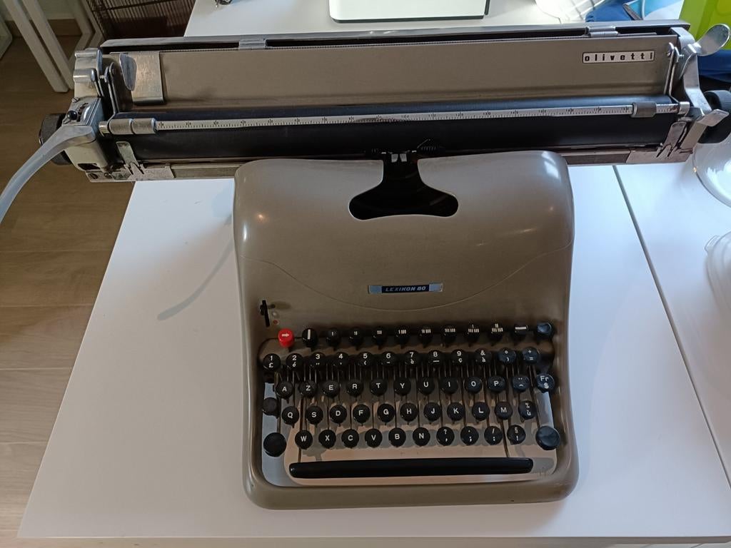 Oude typemachine, Enlèvement