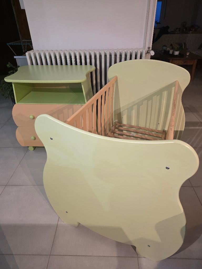 Lit et commode Bébé, 85 à 100 cm, Sommier à lattes, Enlèvement, Utilisé