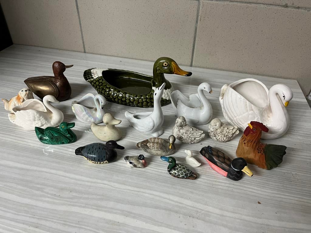 Verzameling dierenfiguren: eenden, zwanen, haan, hond, Verzamelen