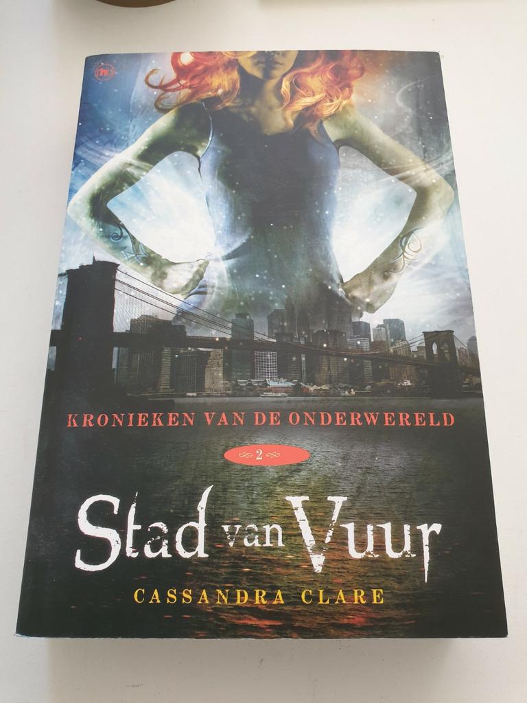 Cassandra Clare - Stad van vuur, Ophalen of Verzenden, Zo goed als nieuw, Cassandra Clare