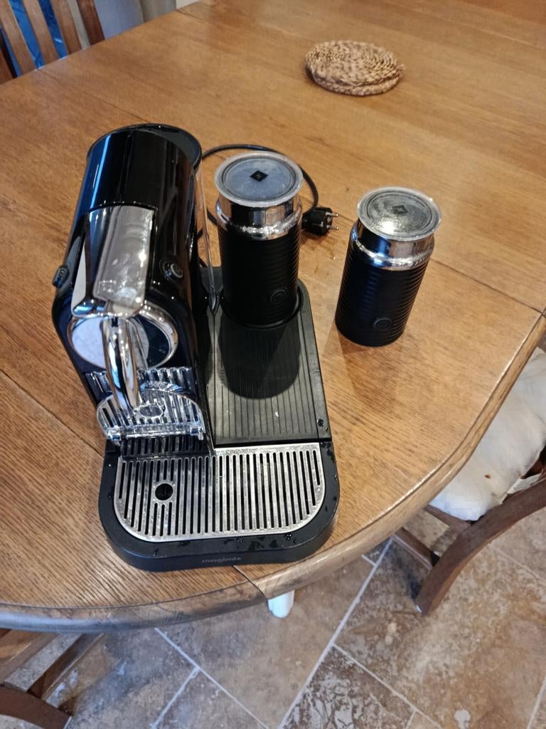 Machine à café Nespresso Magimix M190 Milk,, Electroménager, Enlèvement