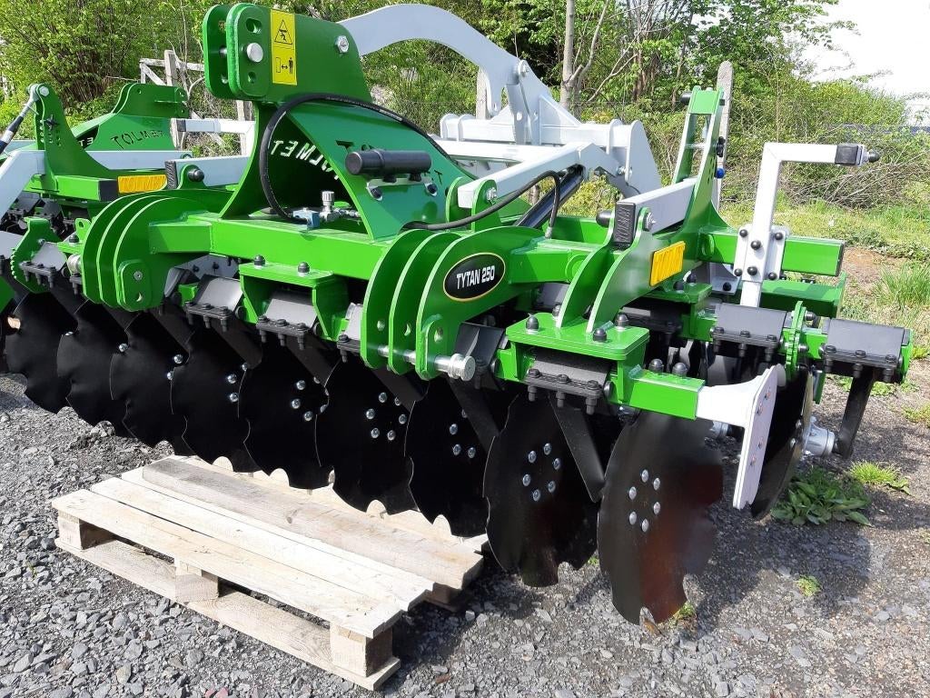 Cultivateur à disques et semoir TYTAN S, Envoi, Neuf