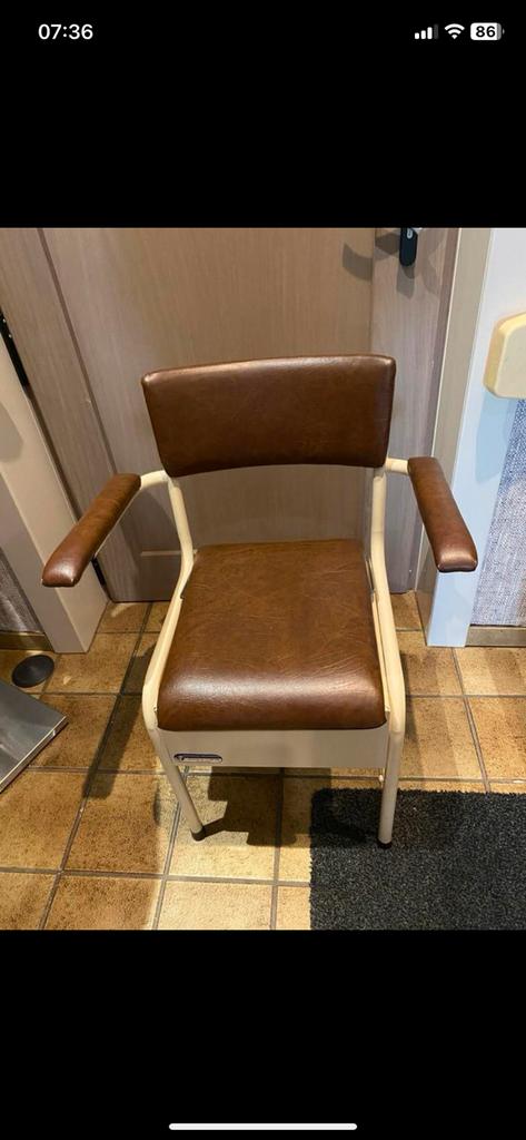 Wc stoel in zeer goede staat, slechts enkele keren gebruikt, Ophalen, Zo goed als nieuw
