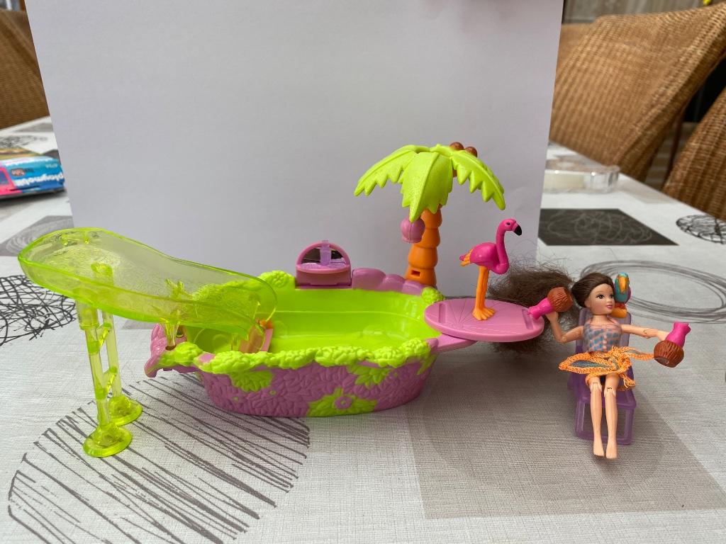 Polly Pocket tropisch zwembad met Crissy, Ophalen, Ontdekken