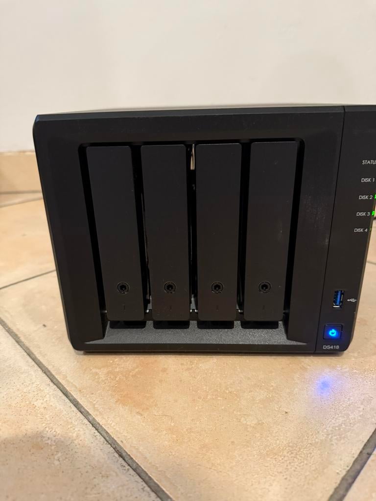 Synology DS418, Enlèvement, Utilisé