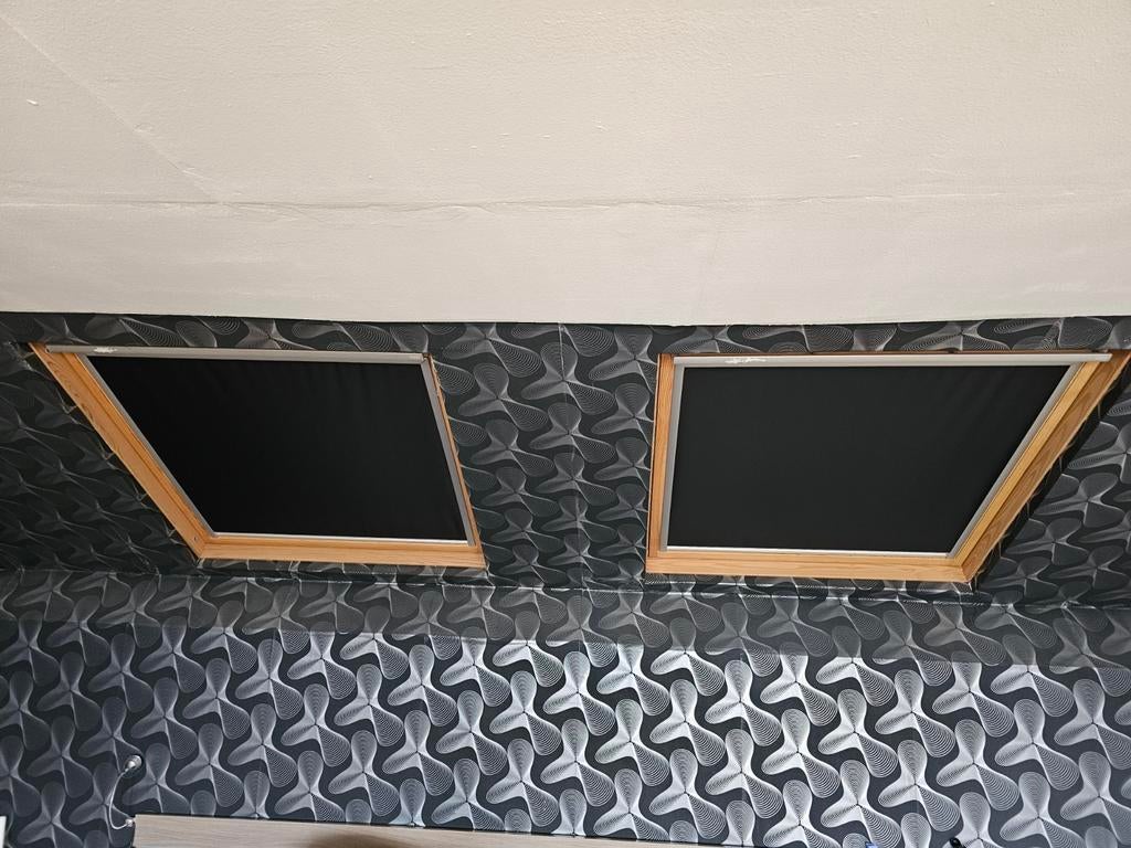 2 Velux 114/118 verduisteringsgordijnen bijna vast in zeer, Doe-het-zelf en Bouw