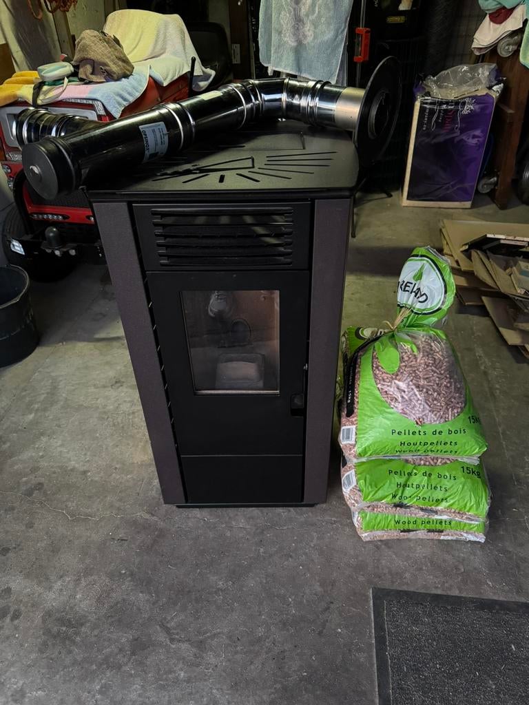 King King 98 pelletkachel 8,7kW, Huis en Inrichting, Ophalen, Zo goed als nieuw, Pelletkachel