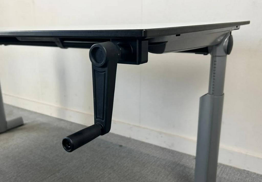 ergonomisch slingerbureau Ahrend 160x80 64-90cm hoog (3 st), Ophalen, Gebruikt, Werkplek, Mail@pv-consulting.com