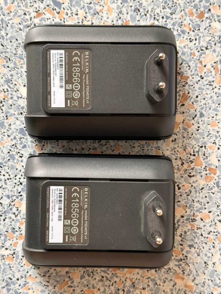 Adaptateur connection internet, Computers en Software, Netwerk switches, Ophalen of Verzenden, Zo goed als nieuw