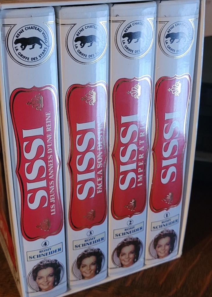 VHS-boxset uit de „Sissi” saga met Romy Schneider, Ophalen, Zo goed als nieuw, Drama