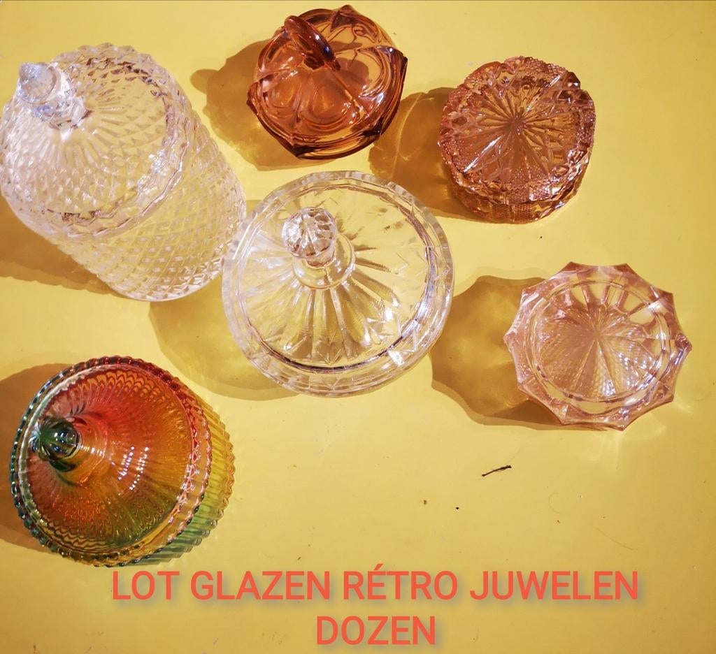 LOT GLAZEN RÉTRO JUWELEN DOZEN, Antiek en Kunst, Ophalen of Verzenden