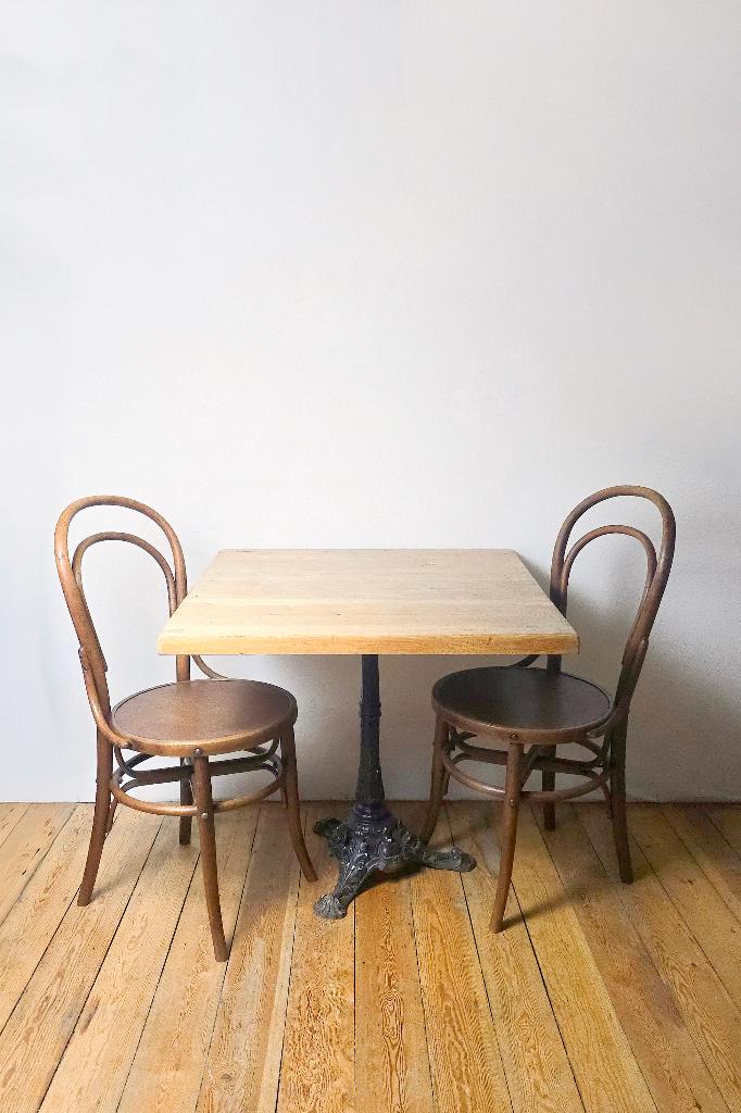 Table de bistrot vintage bois de chêne et pied en fonte, Enlèvement ou Envoi