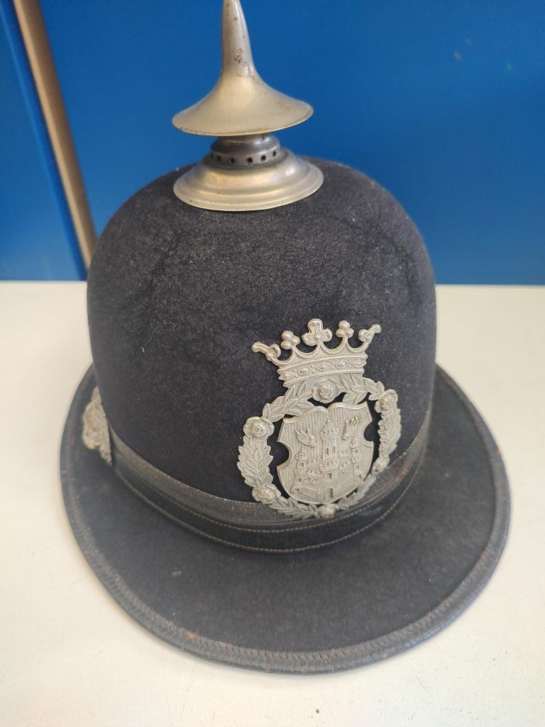 Politie helm Stad Antwerpen , mogelijks prototype, Verzenden