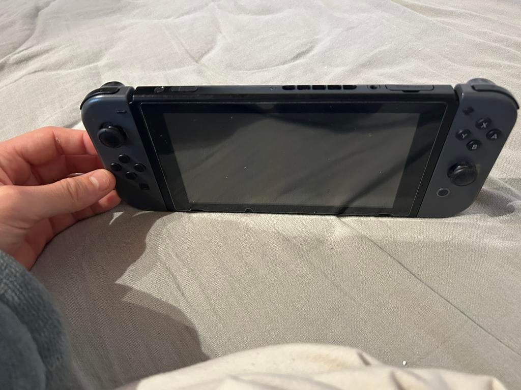 Nintendo switch, Met games, Met 2 controllers, Zo goed als nieuw, Ophalen