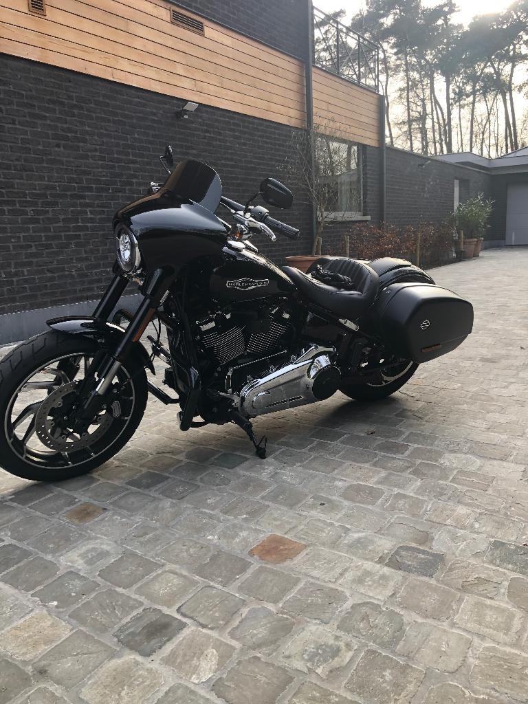 Harley Davidson Sport Glide, Particulier