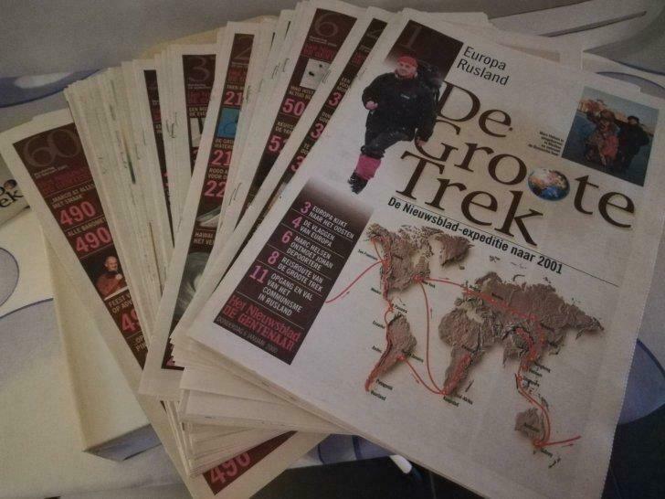 de 'groote' trek - 60 krantbijlages in verzamelbox, Enlèvement ou Envoi, Comme neuf, Autres types