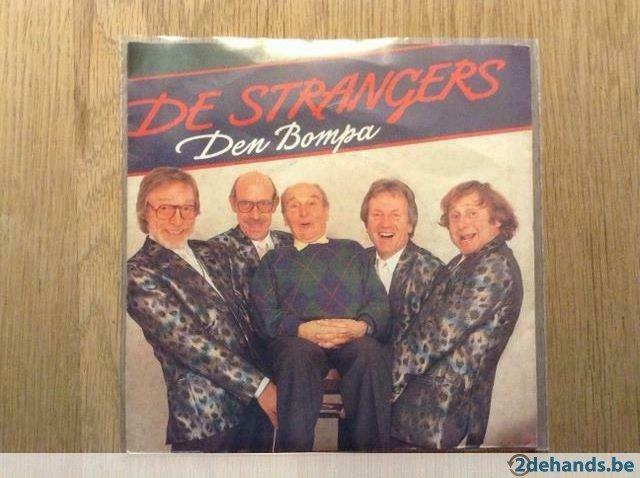 single de strangers, Cd's en Dvd's