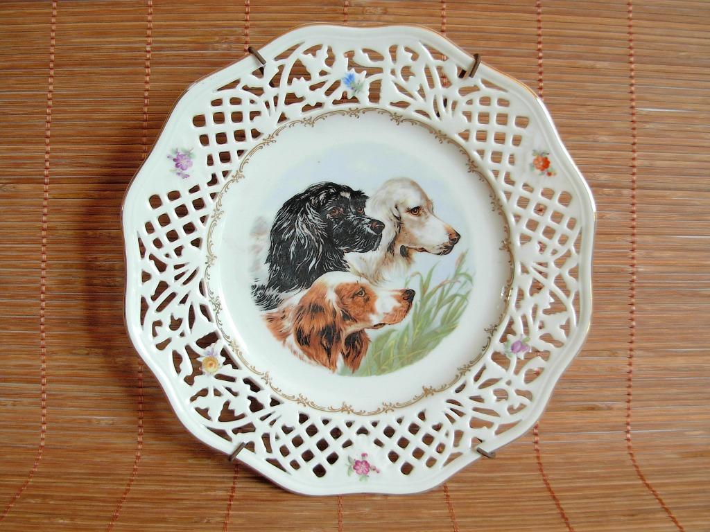 Ajouré porseleinen sierbord met honden  2, Antiek en Kunst, Verzenden