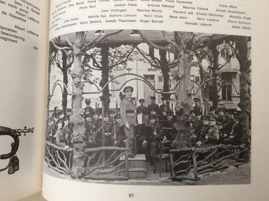Het Elfde   Linieregiment. en Hasselt .., Ophalen of Verzenden, Zo goed als nieuw