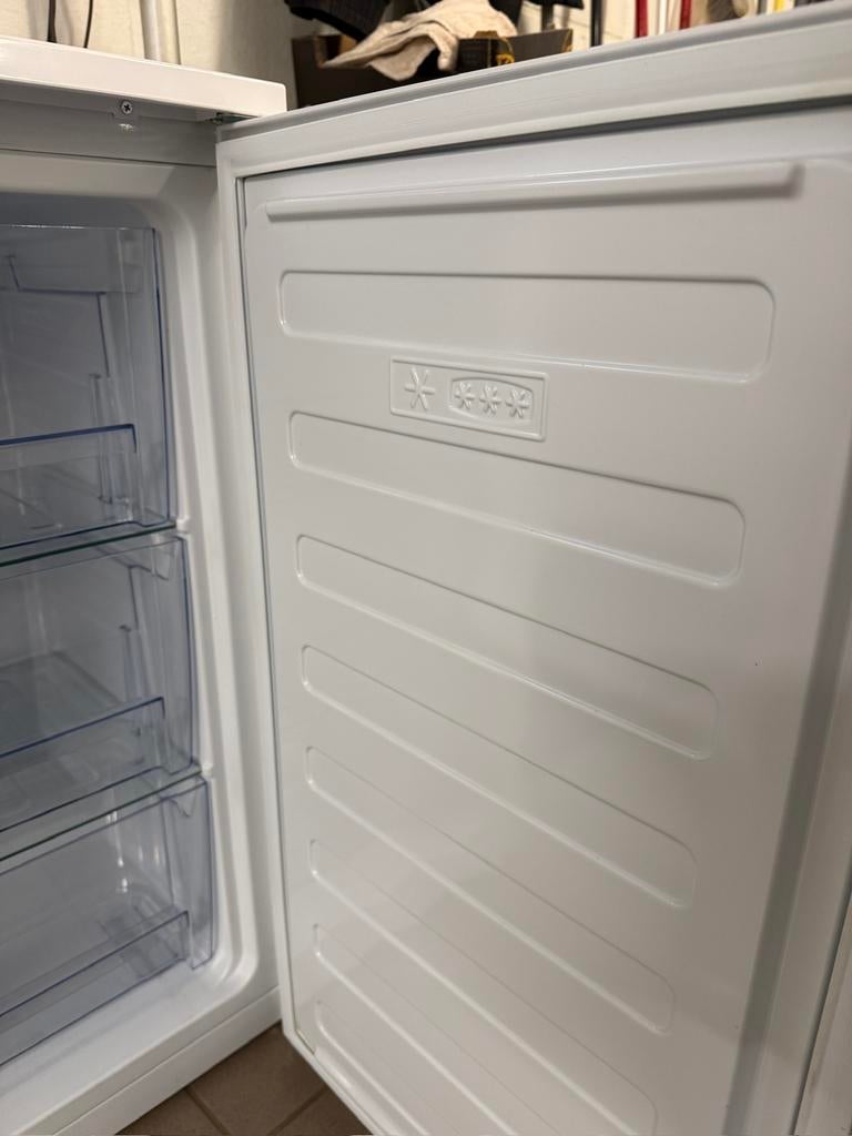 Congélateur 50/50/85 blanc 3 tiroirs de marque beko, Electroménager, Moins de 60 cm, Congélateur, 85 à 120 cm, Comme neuf