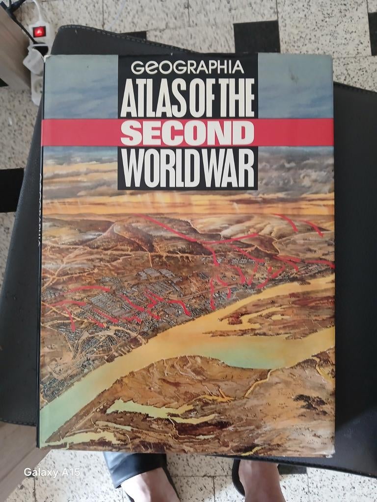 Gheographia ATLAS OF THE SECOND WORLD WAR, Boeken, Geschiedenis | Wereld, Zo goed als nieuw, Ophalen of Verzenden