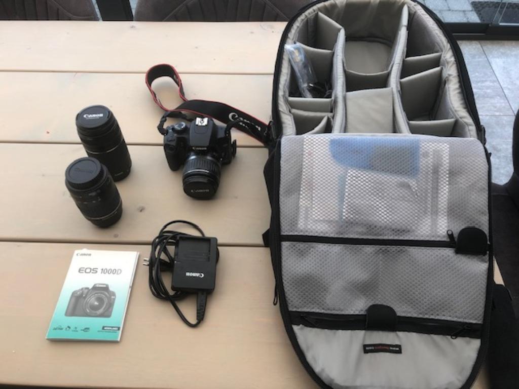 Canon EOS 1000D met toebehoren, Ophalen, Zo goed als nieuw, Spiegelreflex, Canon
