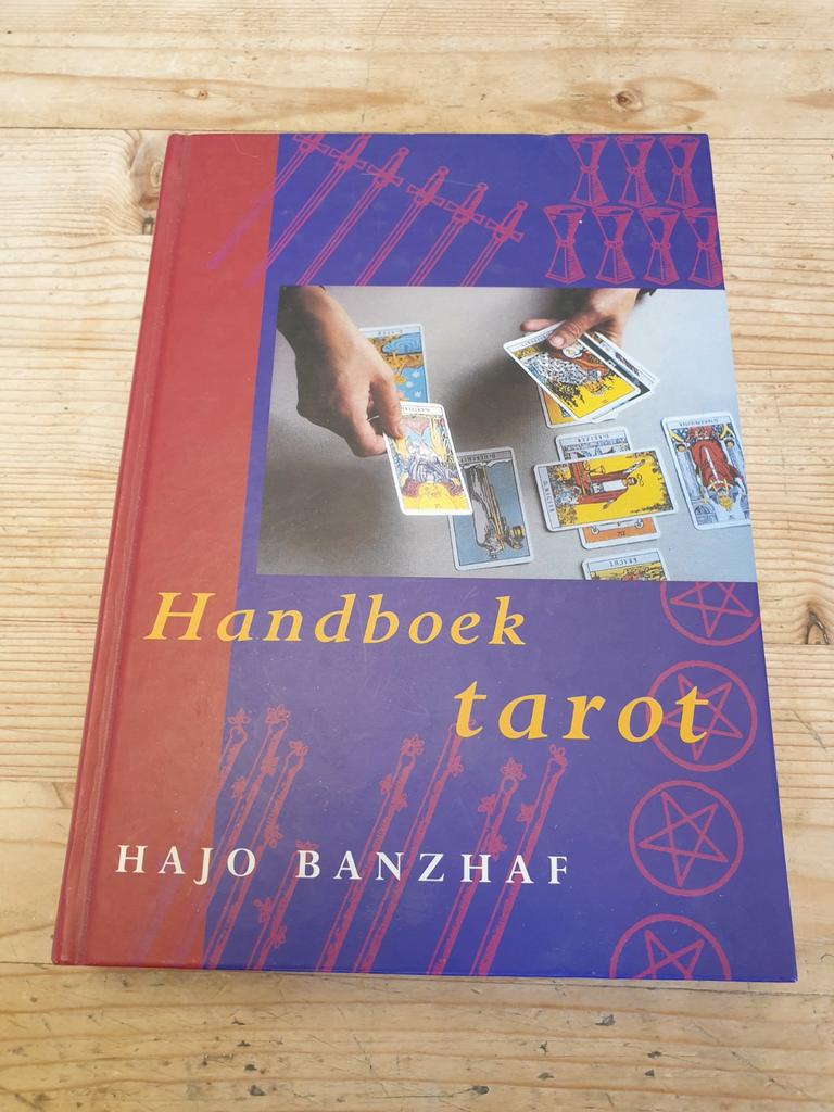 Hajo iBanzhaf - Handboek tarot.  Hardcover editie 2003/2004, Ophalen of Verzenden, Zo goed als nieuw, H. Banzhaf